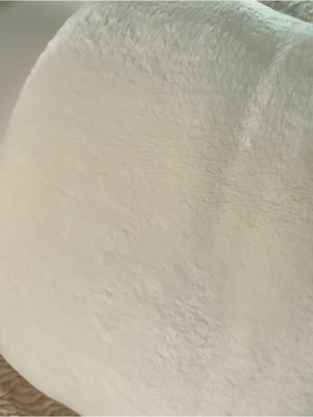 Threshold Faux Fur Throw Blanket Off White 50” x 70” Soft Cozy Plush NEW - Picture 3 of 5